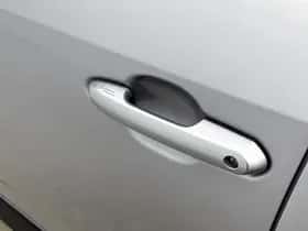 Toyota RAV4 (2021) thumbnail 38