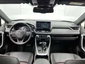 Toyota RAV4 (2021) thumbnail 5