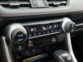 Toyota RAV4 (2021) thumbnail 9