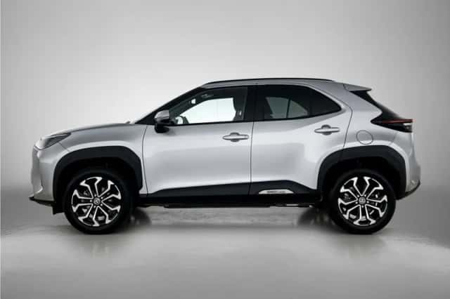 Toyota Yaris_Cross (2025) thumbnail 3