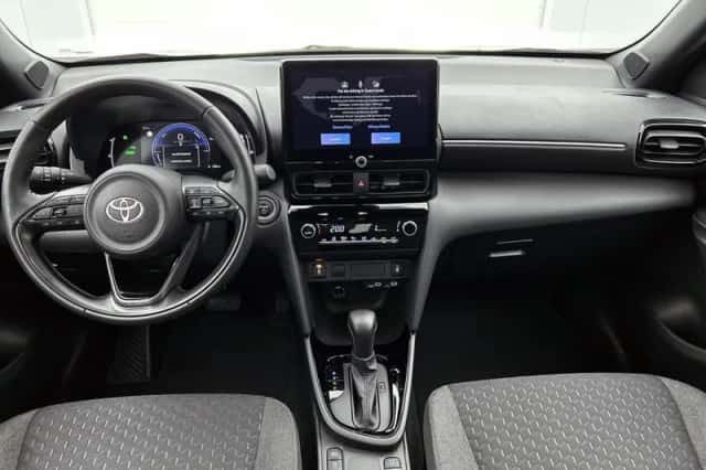 Toyota Yaris_Cross (2025) thumbnail 4