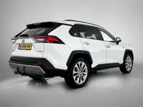 Toyota RAV4 (2022) thumbnail 2