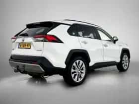 Toyota RAV4 (2022) thumbnail 3