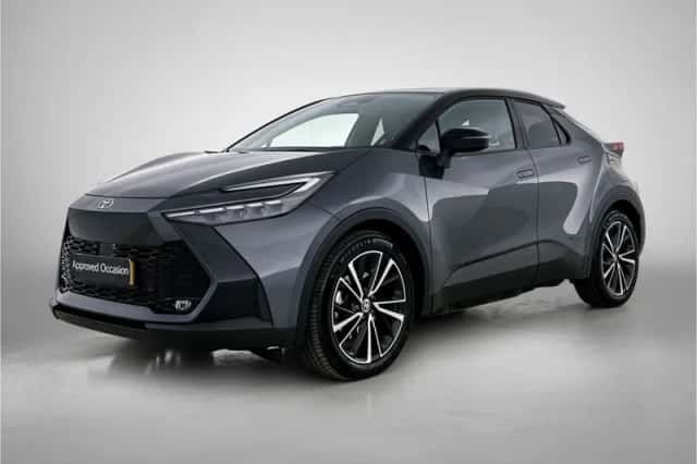 Toyota C-HR (2025) thumbnail 1
