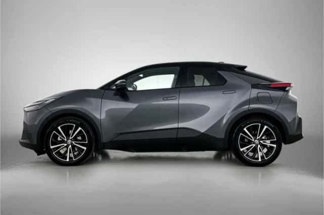 Toyota C-HR (2025) thumbnail 3