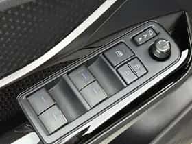 Toyota C-HR (2023) thumbnail 19