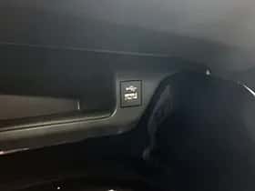 Toyota C-HR (2023) thumbnail 21