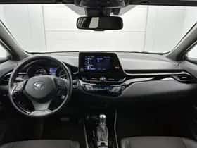 Toyota C-HR (2023) thumbnail 4