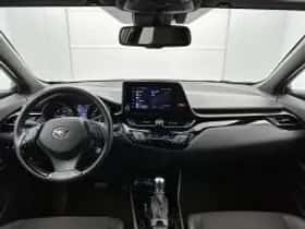 Toyota C-HR (2023) thumbnail 5