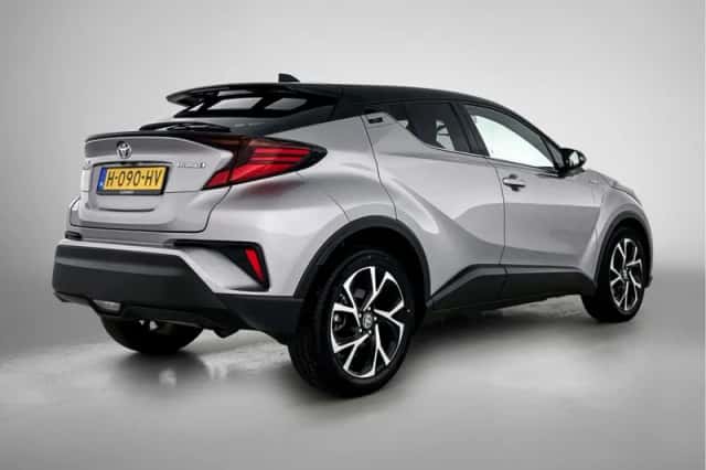 Toyota C-HR (2020) thumbnail 2