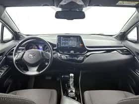 Toyota C-HR (2020) thumbnail 4
