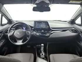 Toyota C-HR (2020) thumbnail 5