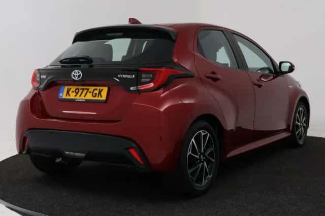Toyota Yaris (2020) thumbnail 2