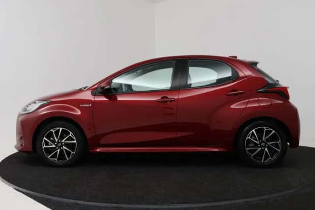 Toyota Yaris (2020) thumbnail 3