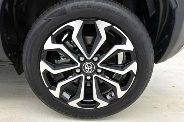 Toyota Yaris_Cross (2025) thumbnail 4
