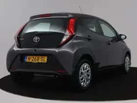 Toyota Aygo (2021) thumbnail 2