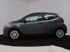 Toyota Aygo (2021) thumbnail 3