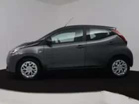 Toyota Aygo (2021) thumbnail 4