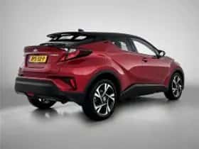 Toyota C-HR (2023) thumbnail 3