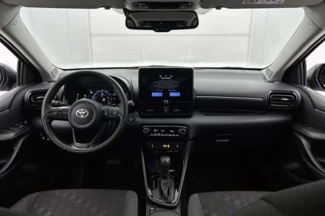 Toyota Yaris (2025) thumbnail 4