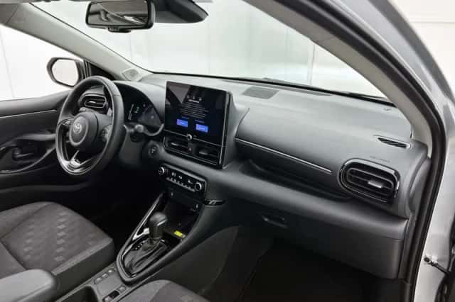 Toyota Yaris (2025) thumbnail 6