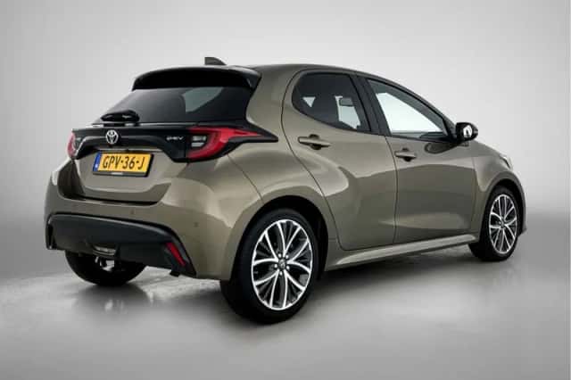 Toyota Yaris (2024) thumbnail 2