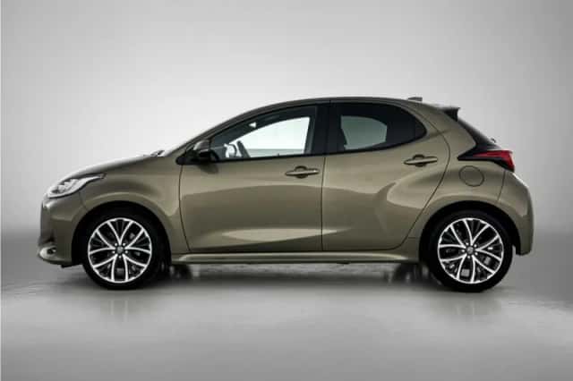 Toyota Yaris (2024) thumbnail 3
