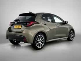 Toyota Yaris (2024) thumbnail 3
