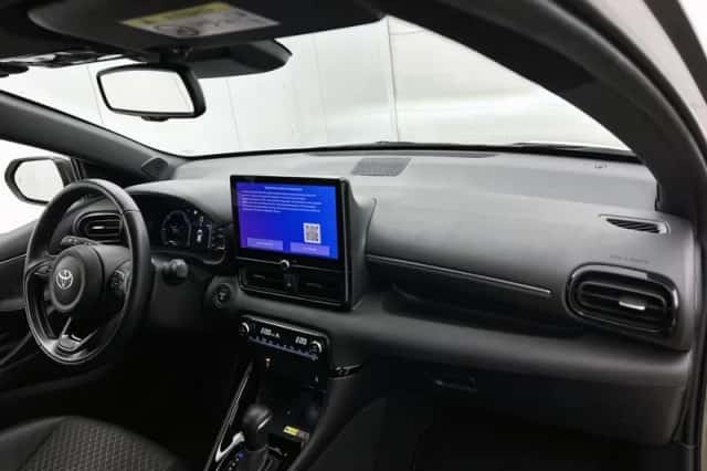 Toyota Yaris (2024) thumbnail 6