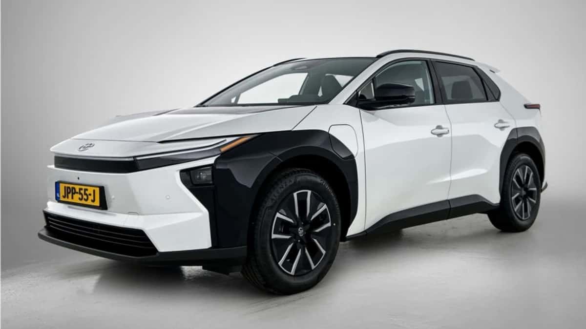 Toyota bZ4X (2026) — foto 1