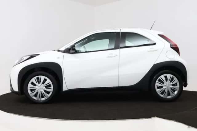 Toyota Aygo (2024) thumbnail 3