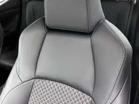 Toyota Yaris (2024) thumbnail 35