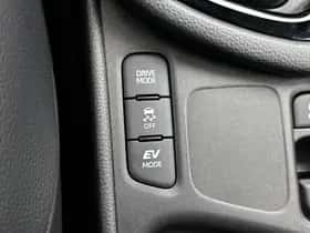Toyota Yaris (2024) thumbnail 39