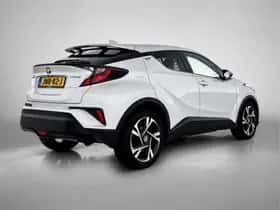 Toyota C-HR (2023) thumbnail 2