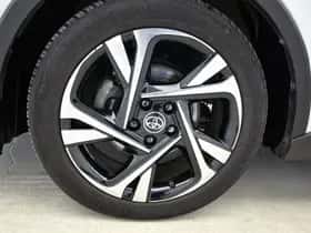 Toyota C-HR (2023) thumbnail 9