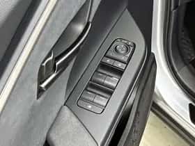 Toyota C-HR (2025) thumbnail 23