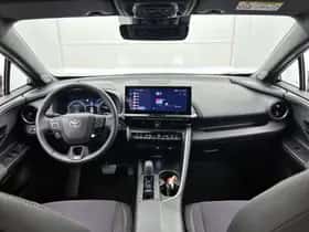 Toyota C-HR (2025) thumbnail 4