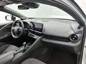 Toyota C-HR (2025) thumbnail 7