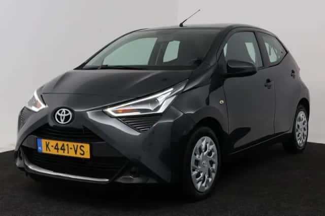 Toyota Aygo (2021) thumbnail 1