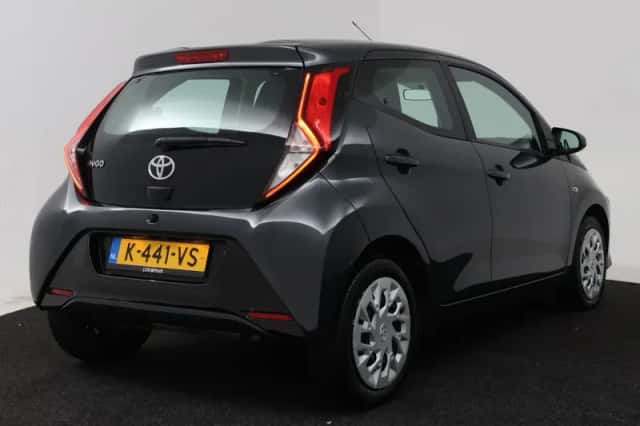 Toyota Aygo (2021) thumbnail 2