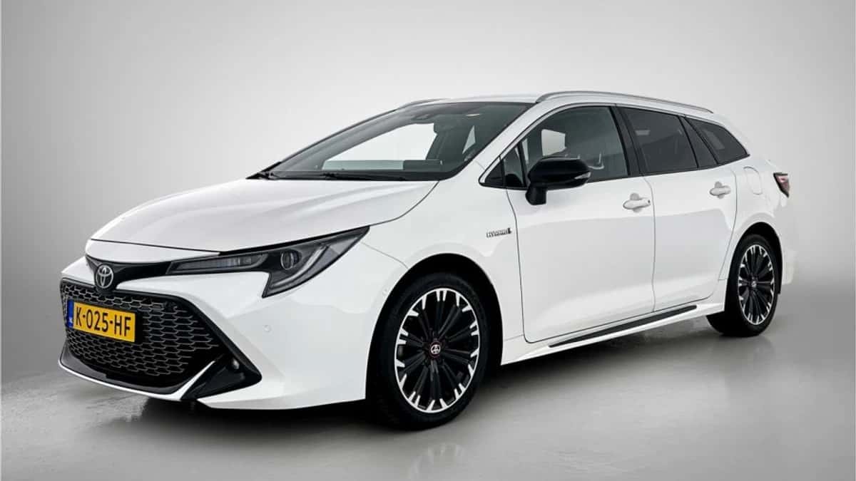 Toyota Corolla_Touring_Sports (2021) — foto 1