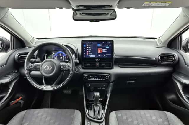 Toyota Yaris (2025) thumbnail 4