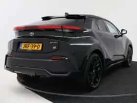 Toyota C-HR (2025) thumbnail 3