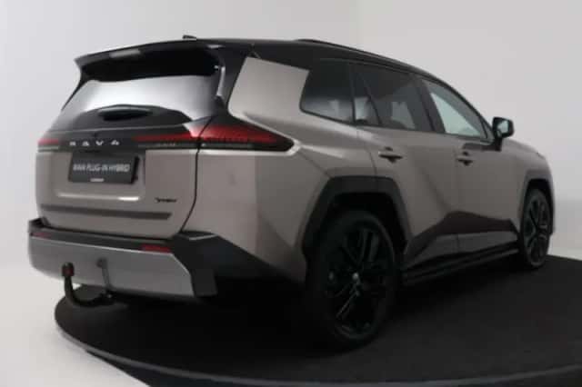 Toyota RAV4 (2026) thumbnail 2