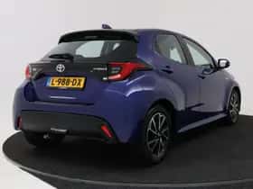 Toyota Yaris (2021) thumbnail 2
