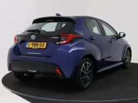 Toyota Yaris (2021) thumbnail 3