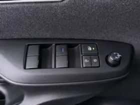 Toyota Yaris (2021) thumbnail 5