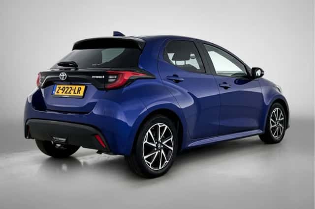 Toyota Yaris (2023) thumbnail 2