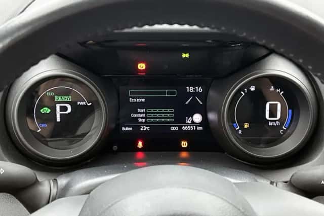Toyota Yaris (2023) thumbnail 5