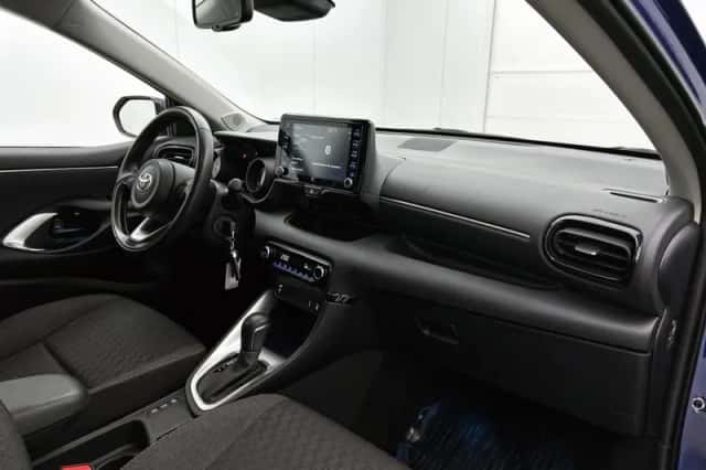 Toyota Yaris (2023) thumbnail 6